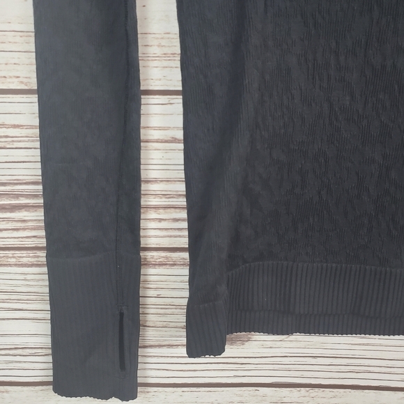 Lululemon Womens Size 4 Black Rest Less Textured Floral Long Sleeve Pullover  #5 - Picture 5 of 11